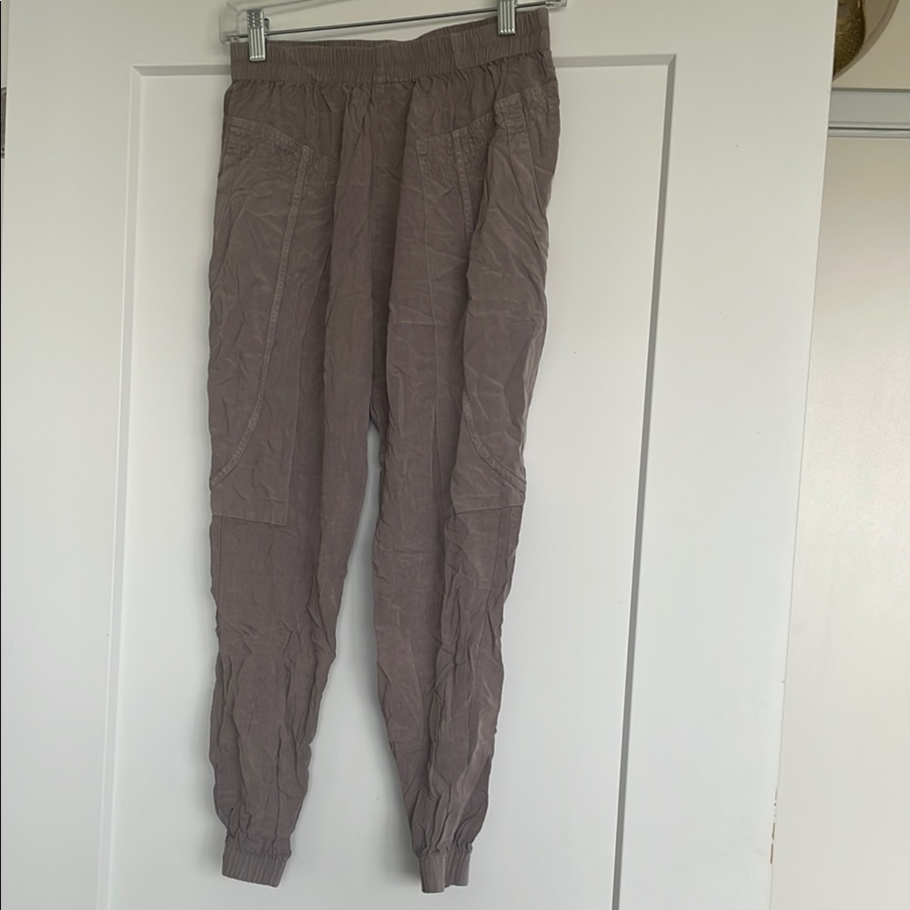 Fantastic Pants - cool material, cargo pockets, cuffed hems